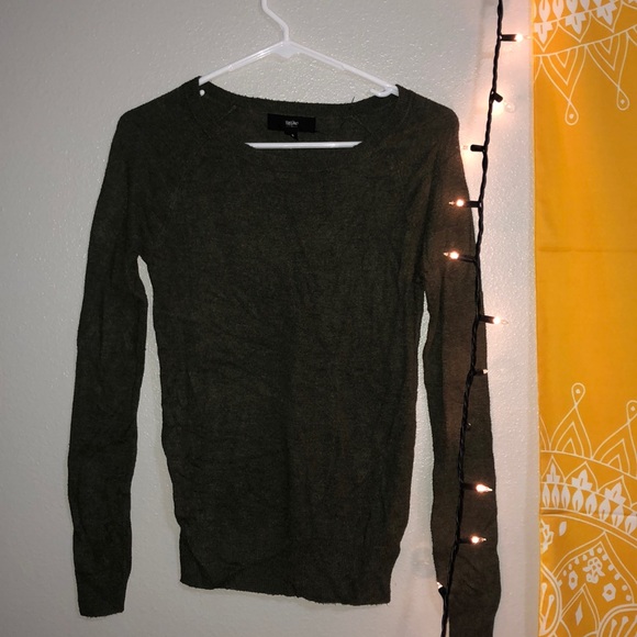 Light Weight Sweater - Picture 1 of 3